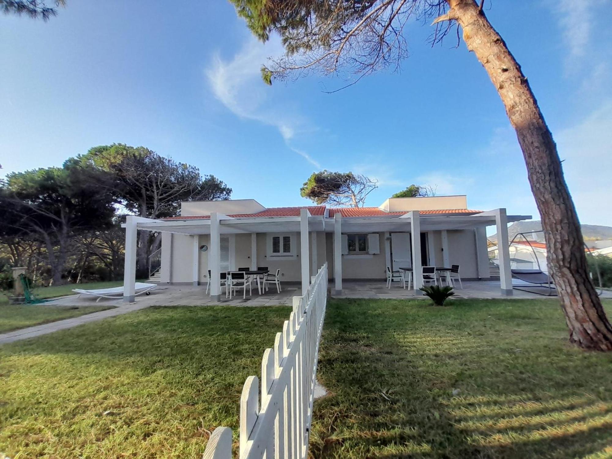 Casa Kia - 2 Camere Da Letto - Pet Friendly Valledoria Kültér fotó